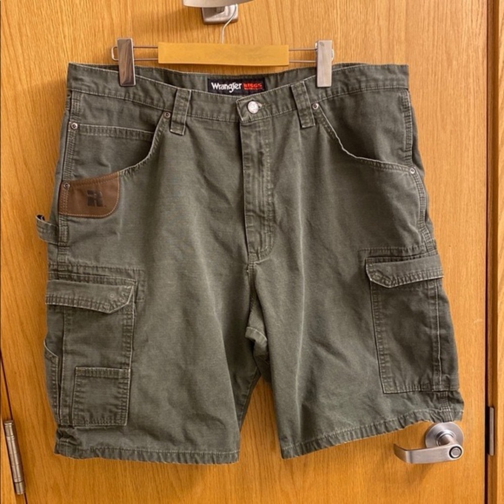 Tommy Bahama Olive Green Cotton Blend Cargo Shorts Mens Size 35 Summer Vacation